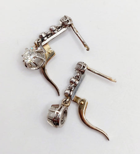 Boucles d'oreilles Dormeuses Art déco - Boucles d'oreilles en or blanc, platine et diamants 58 Facettes A07332