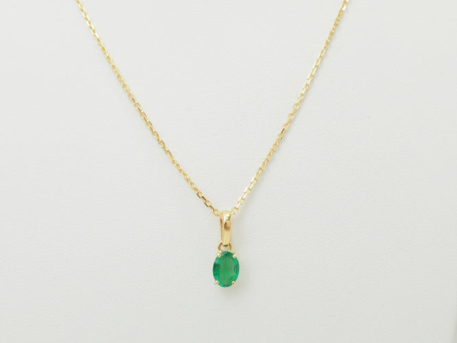 Pendentif Pendentif en or jaune avec émeraude naturelle 0,65 ct 58 Facettes GN5C
