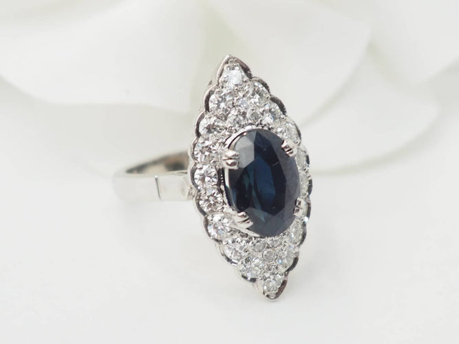 Bague 50 Bague marquise en or blanc, saphir et diamants 58 Facettes 33228