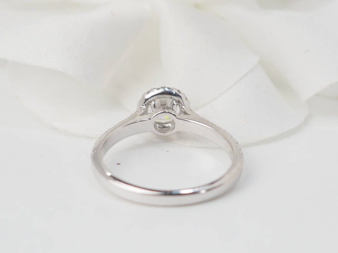 Bague 53.5 Bague solitaire en or blanc et diamants 58 Facettes 30712/30923
