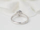 Bague 53.5 Bague solitaire en or blanc et diamants 58 Facettes 30712/30923