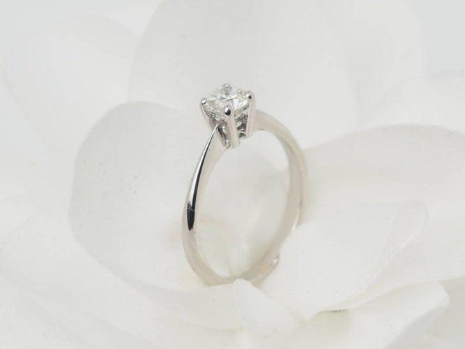Bague 53 Bague solitaire en or blanc et diamant 0,51 ct 58 Facettes 31198