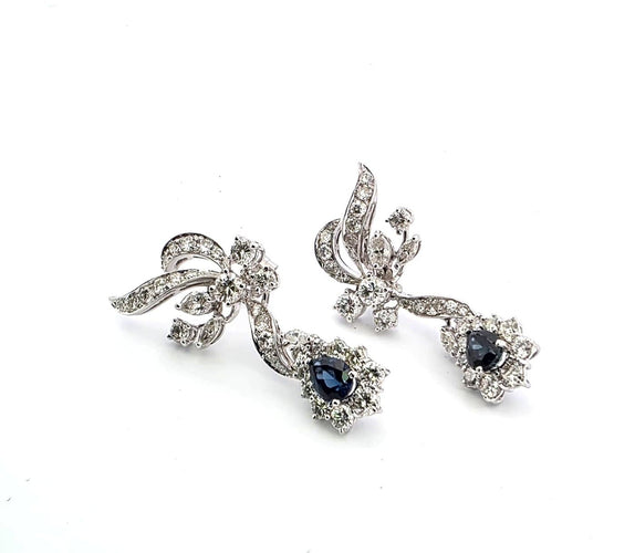 Boucles d'oreilles Boucles d'oreilles en or blanc 18 kt, diamants et saphirs 58 Facettes 322/06 B