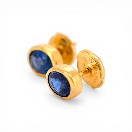 https://cdn.shopify.com/s/files/1/1015/8633/8124/files/stud-earring-gold-sapphire-6_c4e7fff3-98d4-41d0-9bd5-88530b44b196.jpg?v=1778920698