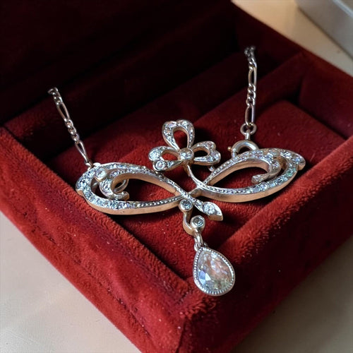 https://cdn.shopify.com/s/files/1/1015/8633/8124/files/antique-belle-epoque-necklace-diamonds_278005d9-1482-4461-a142-9e38b7f1f523.jpg?v=1778928941
