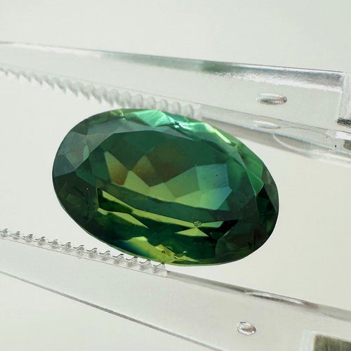 https://cdn.shopify.com/s/files/1/1015/8633/8124/files/no-heat-green-sapphire-oval-3-55-carat-side-profile.jpg?v=1779879595