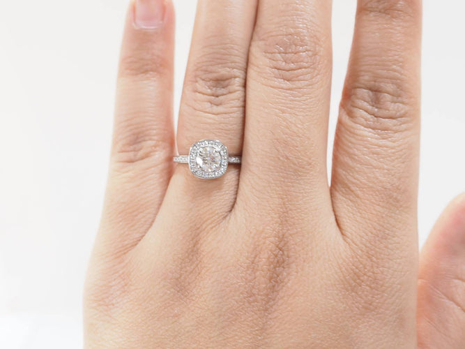 Bague 54 Bague solitaire en or blanc et diamants 0,68 ct 58 Facettes 31790/32624