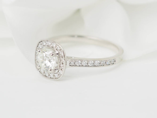 Bague 54 Bague solitaire en or blanc et diamants 0,68 ct 58 Facettes 31790/32624