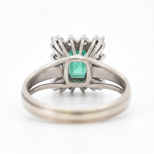https://cdn.shopify.com/s/files/1/1015/8633/8124/files/vintage-emerald-diamonds-cluster-ring.jpg?v=1778931383