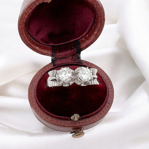 https://cdn.shopify.com/s/files/1/1015/8633/8124/files/you-and-me-art-deco-diamonds-ring-2_451f5947-a7ba-4034-8bf0-473e36ca0aeb.jpg?v=1778934888