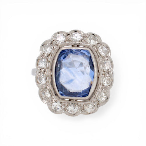 https://cdn.shopify.com/s/files/1/1015/8633/8124/files/antique-jewelry-finds-bague-platinum-saphir-diamants-art-deco-a1b2c3d4_398a6715-7012-403c-b6b8-f41ad01ecbd6.jpg?v=1778411114