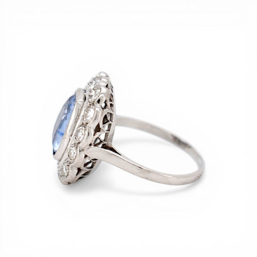 https://cdn.shopify.com/s/files/1/1015/8633/8124/files/antique-jewelry-finds-bague-platinum-saphir-diamants-art-deco-a1b2c3d4_f5e1c8fb-7205-423f-9e79-012a0c59bcdc.jpg?v=1778411113
