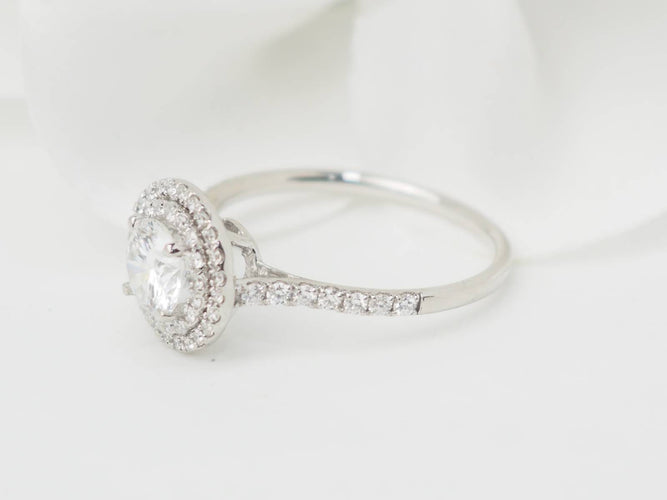 Bague 53 Bague solitaire en or blanc 18 kt et diamants 58 Facettes 31788/32448
