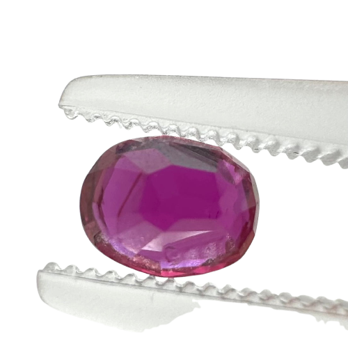 Rubín ze Siamu – přírodní oválný kámen 0,68 ct bez zahřívání 