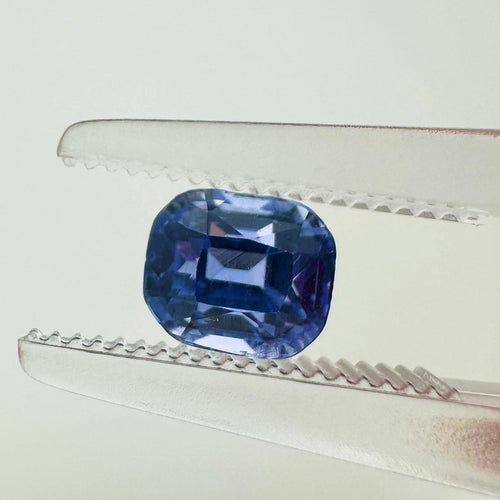 https://cdn.shopify.com/s/files/1/1015/8633/8124/files/natural-blue-sapphire-emerald-cut-sri-lanka-face-macro.jpg?v=1779879351