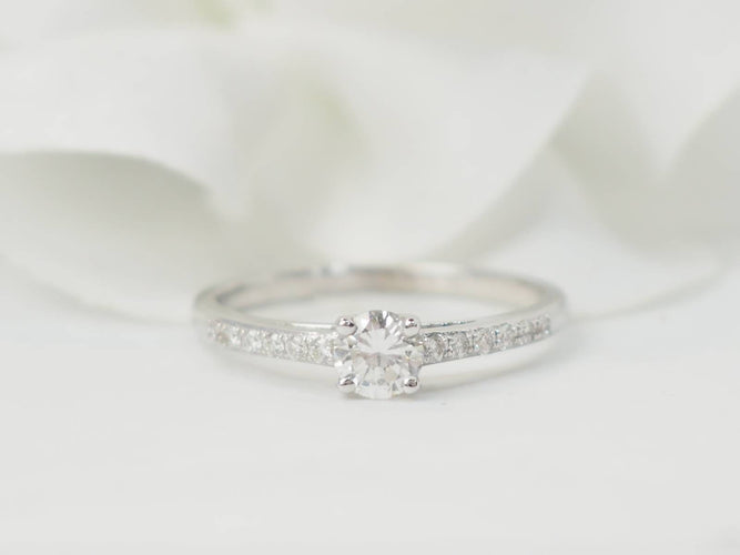 Bague 53 Bague solitaire en or blanc et diamants 58 Facettes 32448/31791
