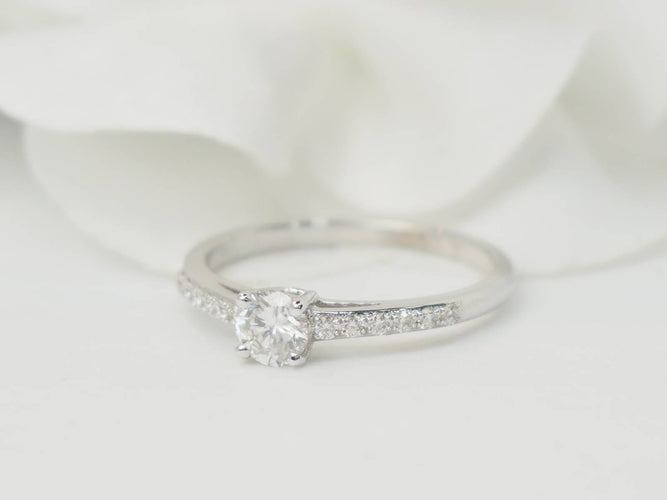 Bague 53 Bague solitaire en or blanc et diamants 58 Facettes 32448/31791