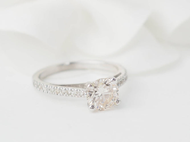 Bague 54 Bague solitaire en or blanc et diamants 1,20 ct 58 Facettes 32038