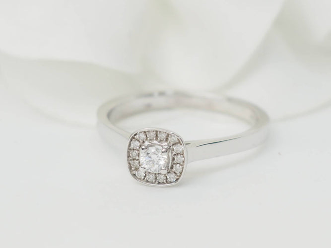 Bague 53.5 Bague solitaire en or blanc 18k avec diamants, 0,15 ct 58 Facettes 30934