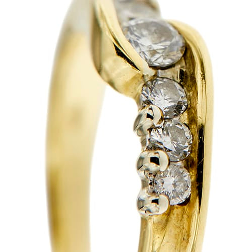 https://api-ledial.emberware.it/app/uploads/2026/05/29203-anello-riviere-oro-diamanti_10.jpg