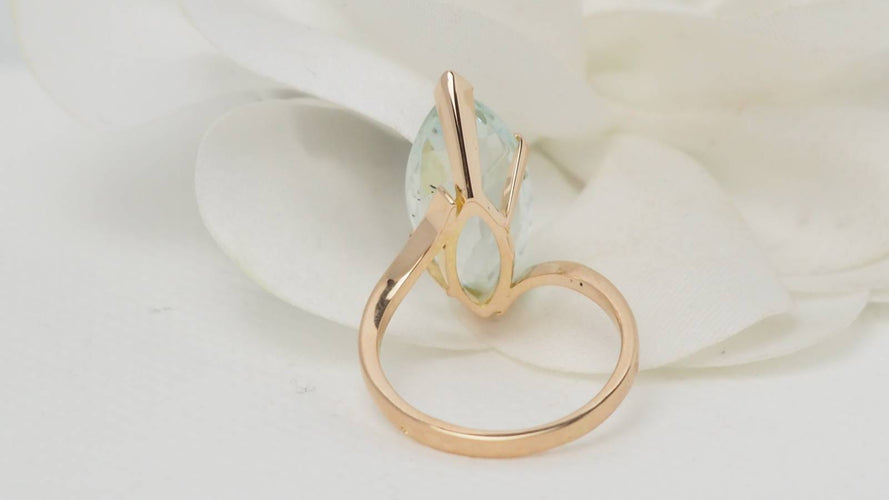 Bague 52.5 Bague vintage en or jaune et aigue-marine 58 Facettes 32408