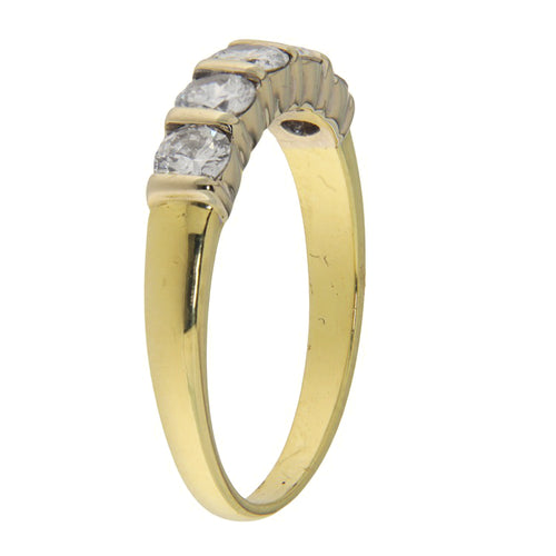 https://www.gioielleriaguidetti.it/wp-content/uploads/2026/06/G3959b-anello-fedina-oro-giallo-bianco-diamanti-brillanti.jpg