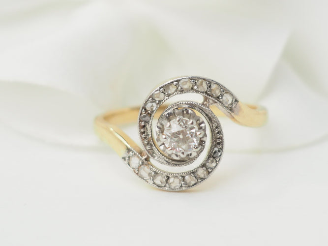 Bague 54.5 Bague tourbillon en or jaune et blanc 18 kt et diamants 58 Facettes 33317