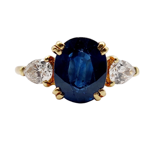 Vintage 18k gold ring with natural sapphire and diamonds 