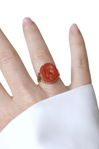 Bague 53.5 Bague ancienne intaille en or jaune et cornaline 58 Facettes