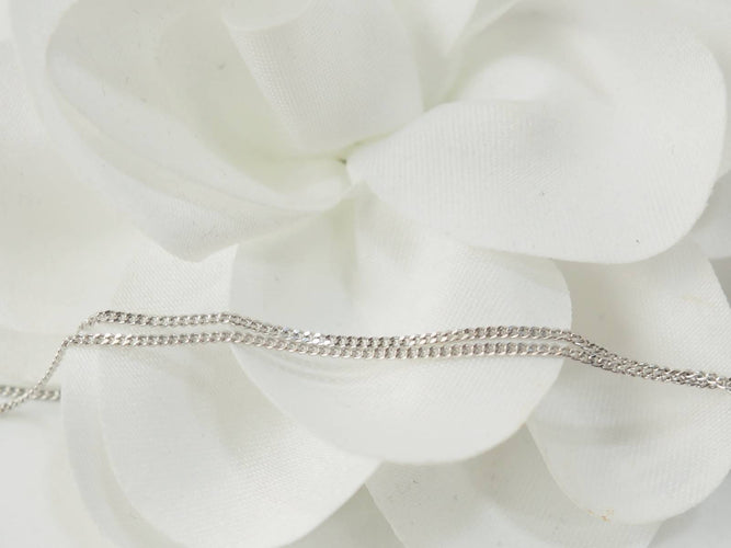 Collier Collier solitaire en or blanc 18 kt avec saphir ovale 58 Facettes 19367