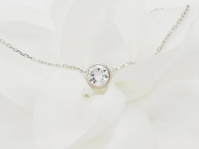 Collier Collier solitaire en or blanc et diamant 0,77 ct 58 Facettes 31186