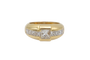 18-carat yellow gold ring Signet ring with princess-cut diamonds 