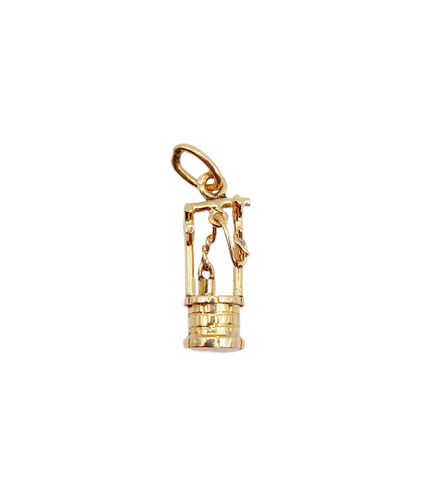 Vintage 18k gold pendant shaped like a well 