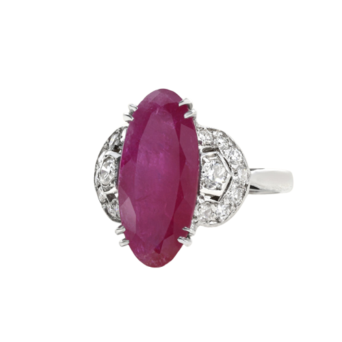 Anillo de oro blanco con rubíes y diamantes 