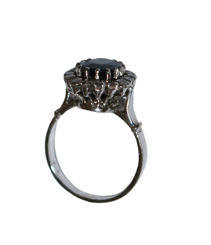Ring Margerite aus Weißgold, Saphir und Diamanten 