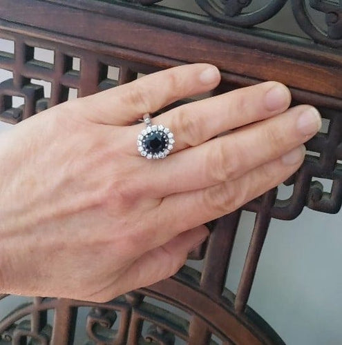 Bague 55.5 Bague marguerite en or blanc, saphir et diamants 58 Facettes 613