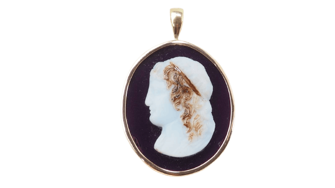 Pendentif Pendentif camée sur agate bleue en or jaune 14 kt 58 Facettes 32798