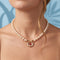 Collar de perlas cultivadas rubíes diamantes oro amarillo de 18 quilates joyería de segunda mano llevado.jpeg