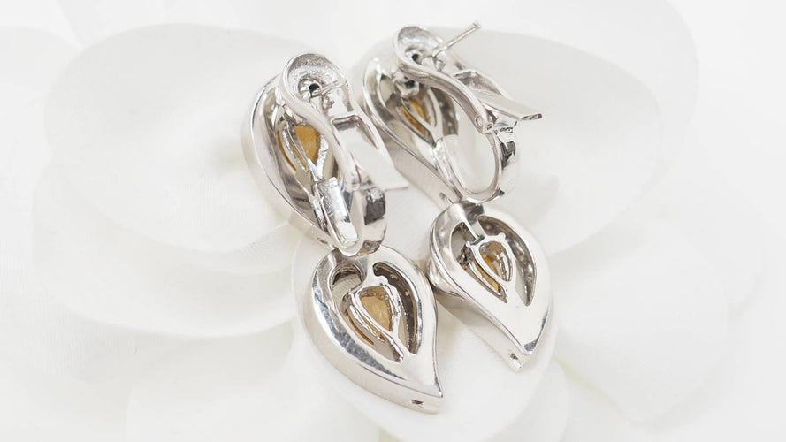 Boucles d'oreilles Boucles d'oreilles pendantes en or blanc, citrines et diamants 58 Facettes 32804