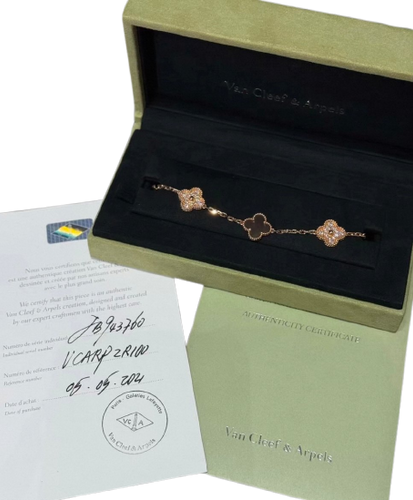 Van Cleef & Arpels Vintage Alhambra - Bracelet in rose gold, diamond, and mother-of-pearl 