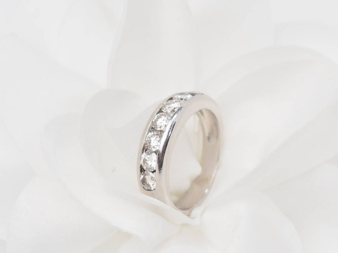 Bague 52.5 Demi-alliance - Bague en or blanc et diamants 58 Facettes 33105