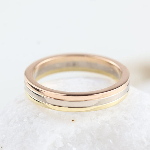 Bague 51 Cartier Trinity - Bague en or 18K trois couleurs 58 Facettes P