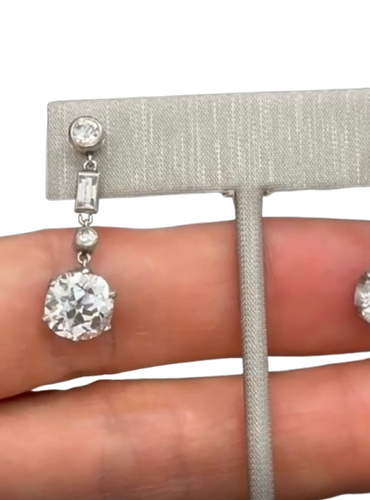 Art Deco - Earrings in platinum and old-cut diamonds 