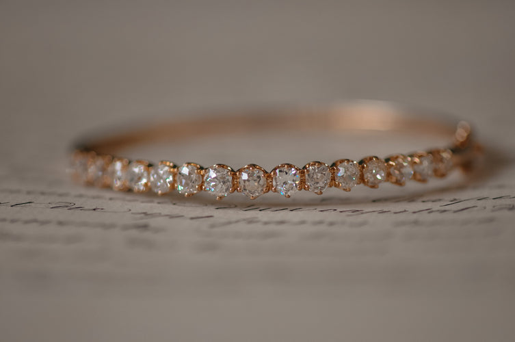 Bracelet Bracelet jonc - Bracelet en or 18K avec diamants taille ancienne 58 Facettes