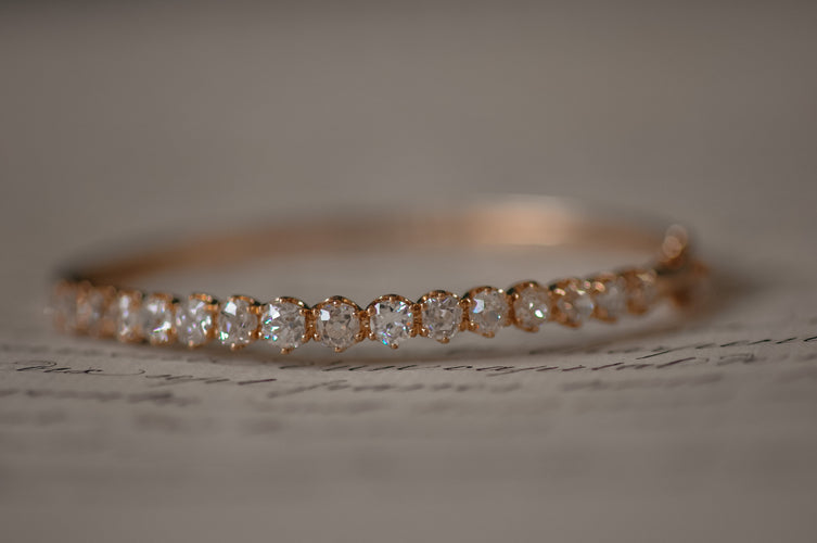 Bracelet Bracelet jonc - Bracelet en or 18K avec diamants taille ancienne 58 Facettes
