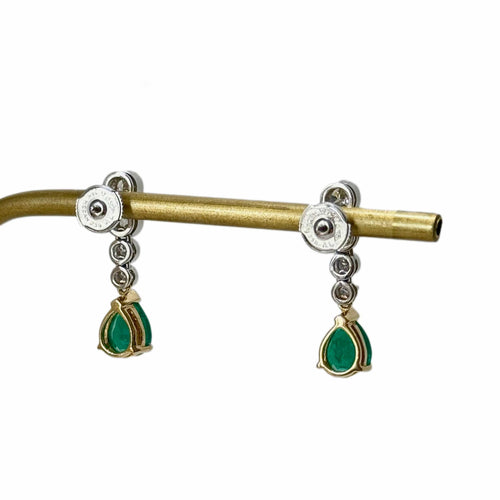 Boucles d'oreilles Boucles d'oreilles - Pendants en or gris 18K émeraudes 58 Facettes REF24017-181