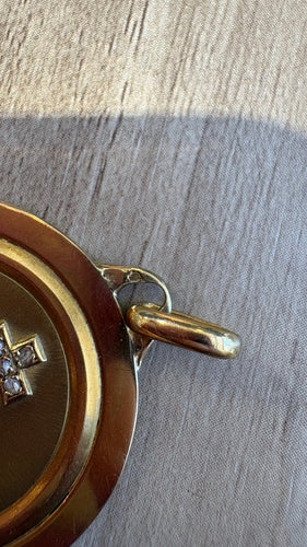 Pendentif Augis - Médaille d’amour en or jaune, rubis et diamants 58 Facettes Médaille 1
