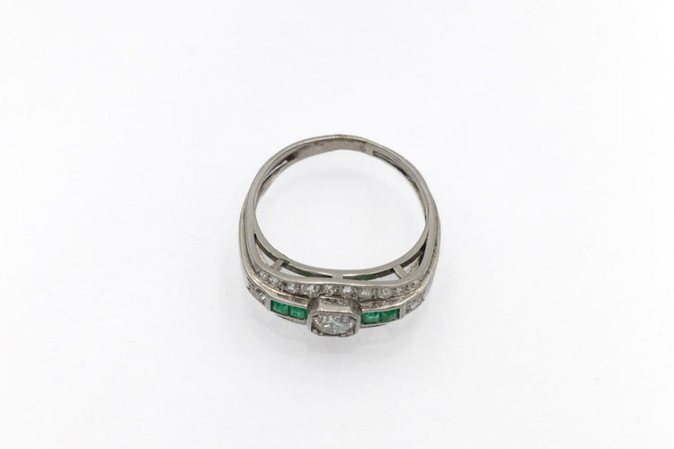 exclusive-platinum-signet-ring-with-diamonds-and-emeralds-mid-20th-century (6).jpg