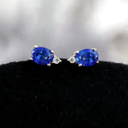 single-tulip-sapphire-earrings-18k-white-gold-4.jpg