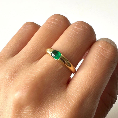 oval-emerald-ring-18k-gold-single-tulip-4.jpg